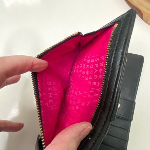 Kate Spade New York Black Bow Bifold Snap‎ Wallet - Picture 6 of 9